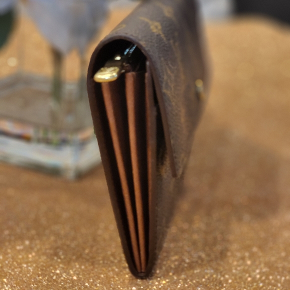 Louis Vuitton long Wallet - Picture 2 of 8